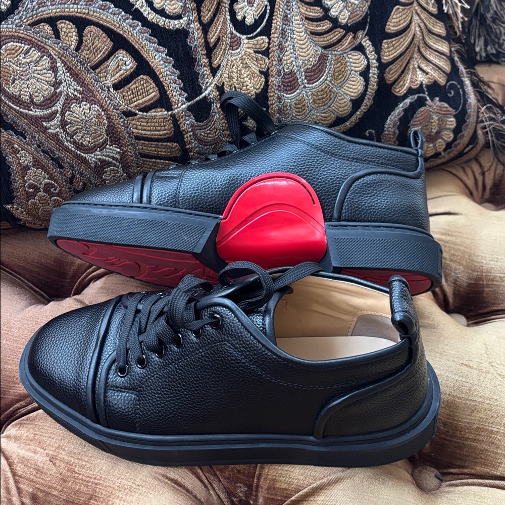 Christian Louboutin Adolon Junior black low-top sneakers - Picture 5 of 11